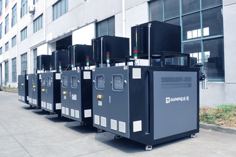 如何快速有效地排除模温机系统中的积气？